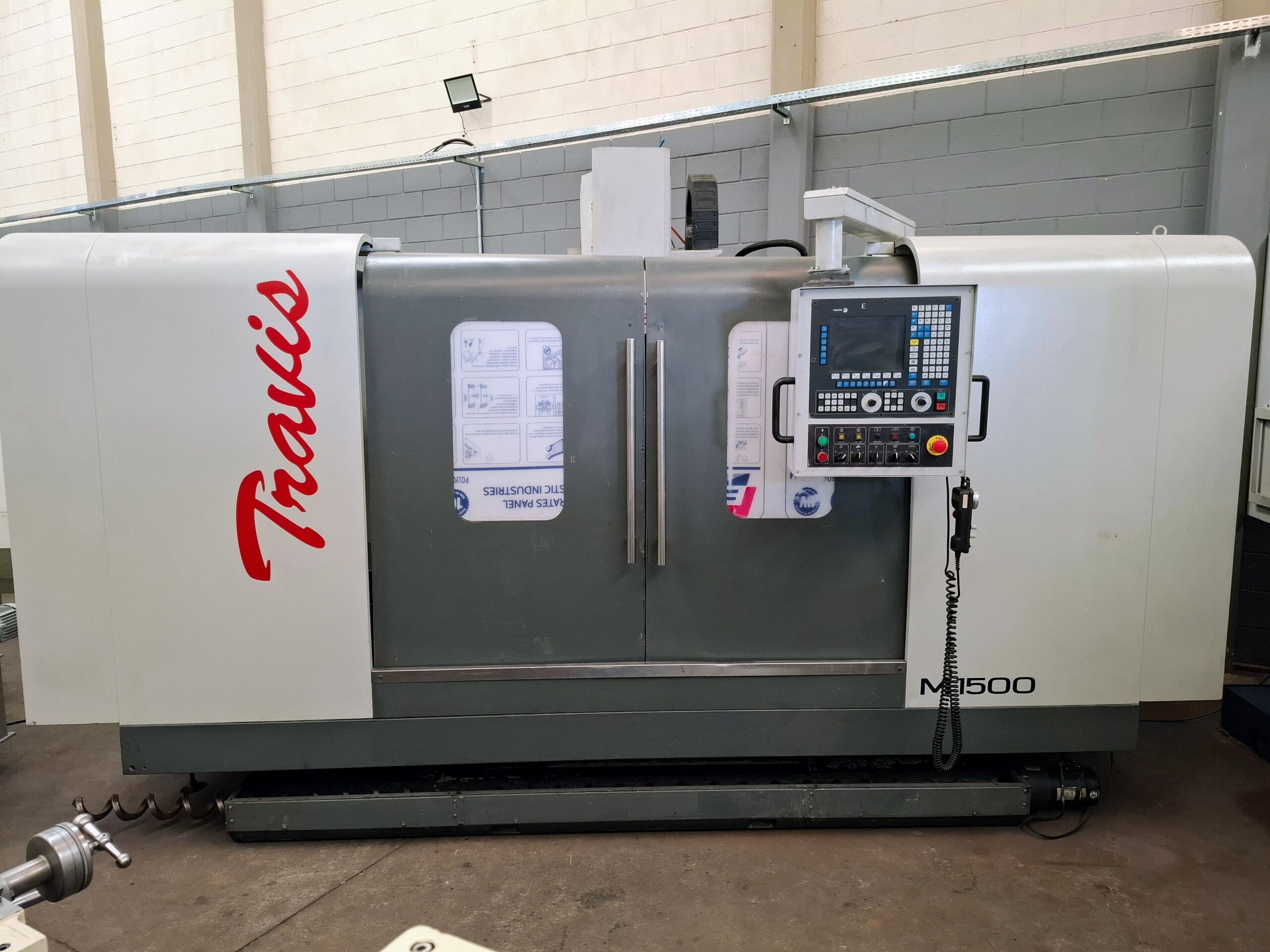 Centro de usinagem Travis M1500 Reformado Centro de usinagem Travis M1500 Reformado
