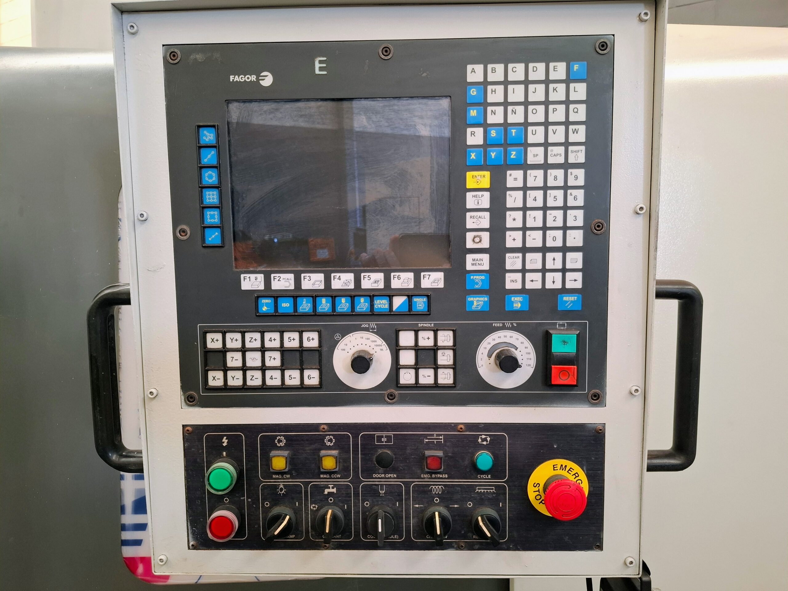 672_centro_usinagem_travis_m1500_2008_4 Centro de usinagem Travis M1500 Reformado