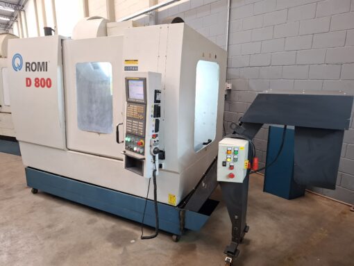 Centro de Usinagem Romi D-800 ano 2008 Comando Fanuc e Refrigeração interna