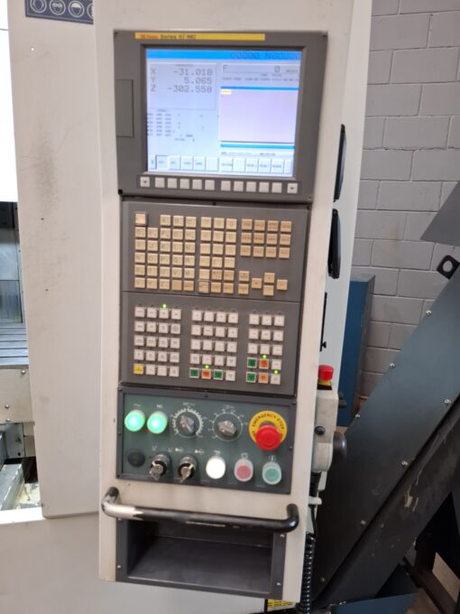 Centro de Usinagem Romi D-800 ano 2008 Comando Fanuc e Refrigeração interna