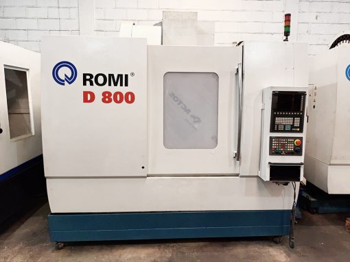 Centro de usinagem Romi D-800 ano 2001 com 4 eixo