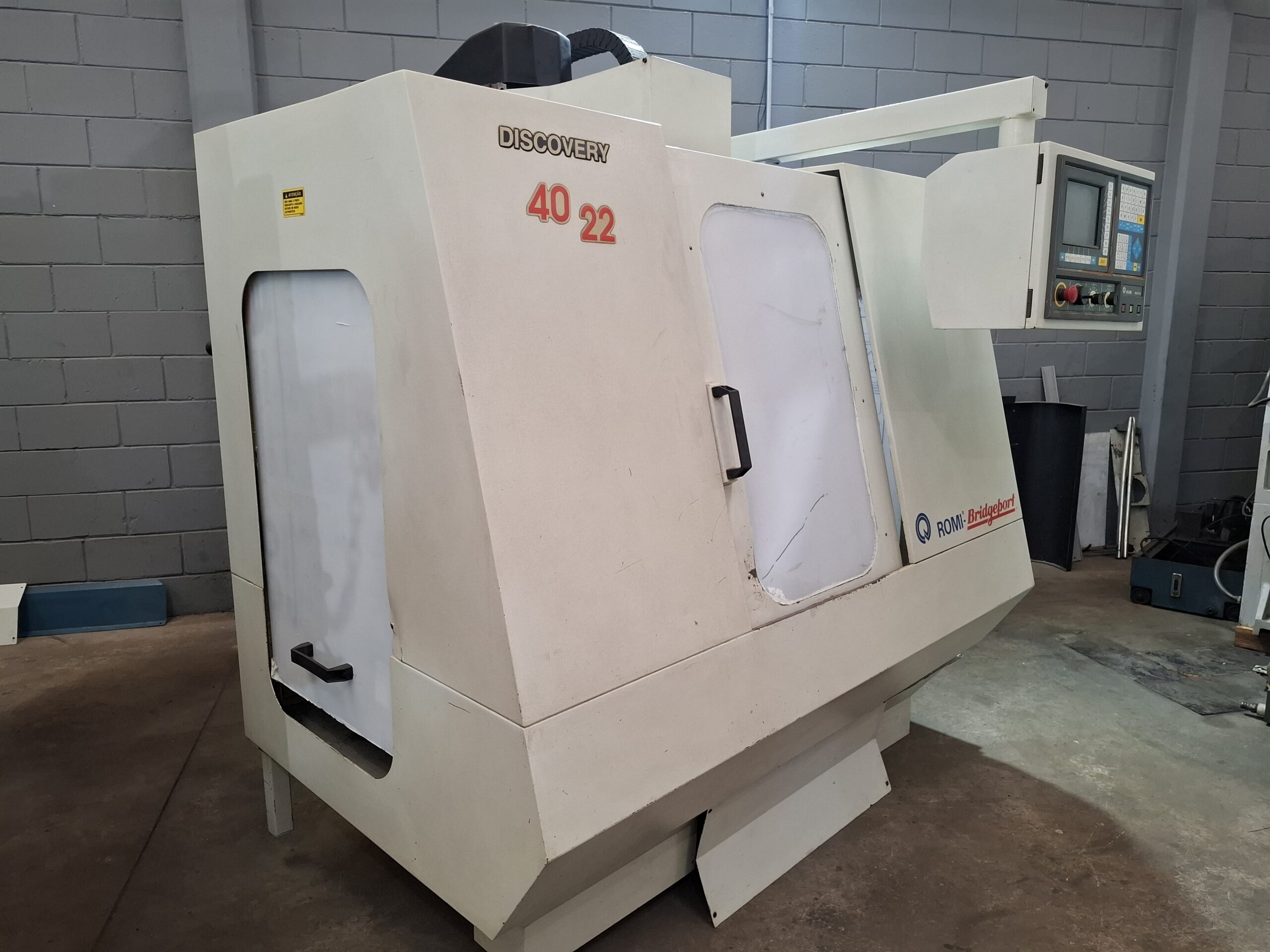 Centor de Usinagem Romi 4022 Revisado em ótimo estado Centor de Usinagem Romi 4022 Revisado em ótimo estado