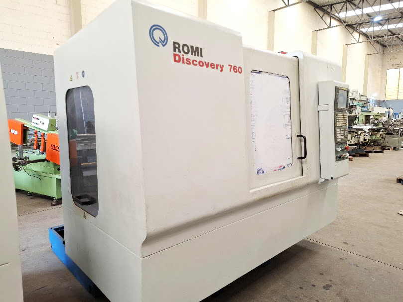 Centro de usinagem Romi Discovery 760 ano 2003 comando Fanuc Centro de usinagem Romi Discovery 760 ano 2003 comando Fanuc