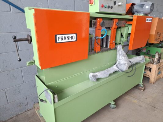 Serra de fita automática marca Franho modelo FM-500A