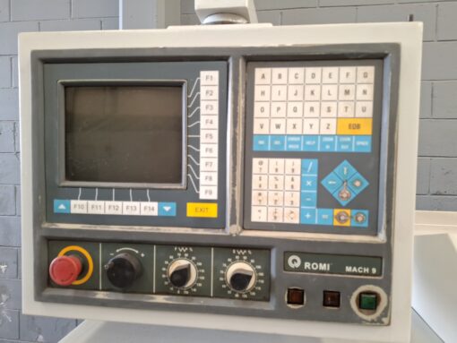 Torno CNC Romi Centur 30D 500mm Reformado