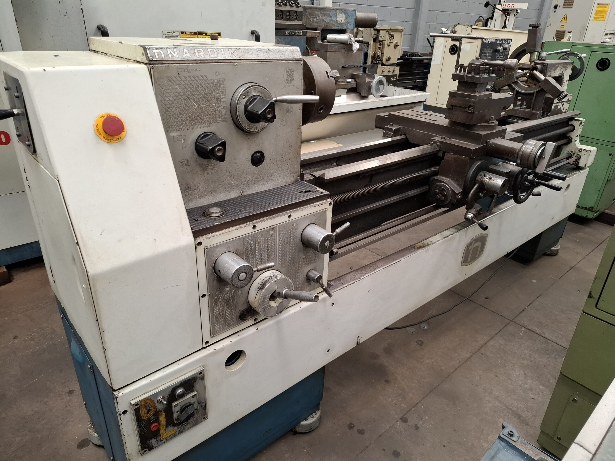 Torno mecânico Nardini modelo 300III x 1500mm Torno mecânico Nardini modelo 300III x 1500mm