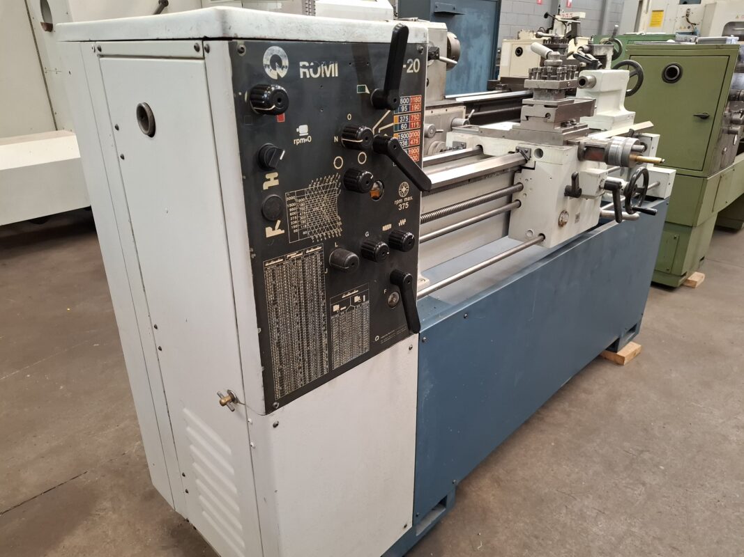 Torno Mecânico Romi modelo S-20 Reformado